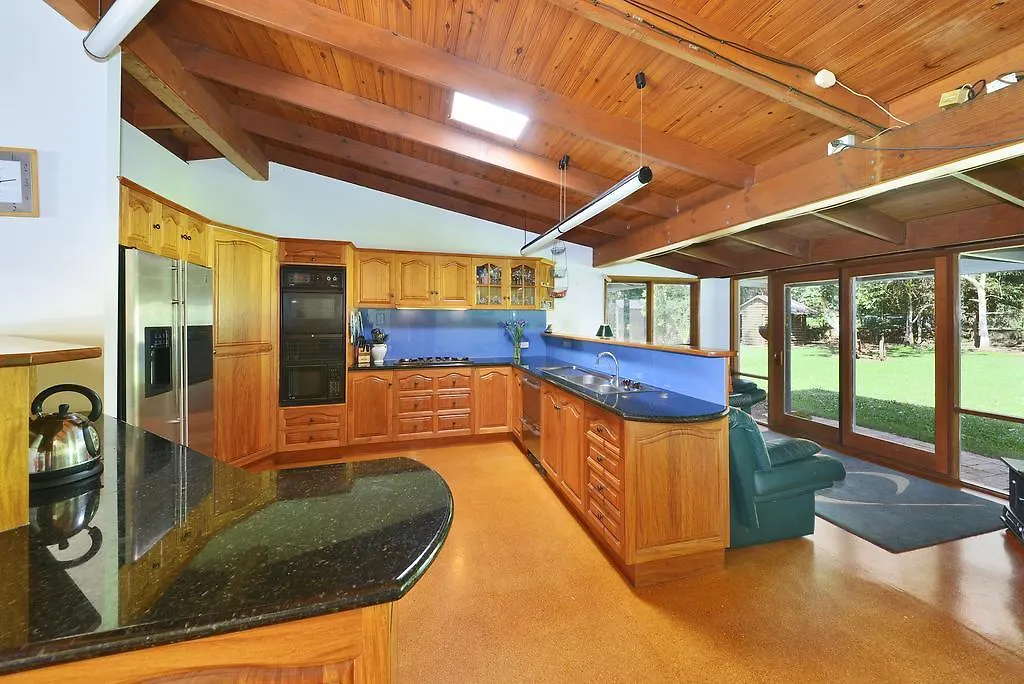 Mccarthy Lake House Guest House Maleny